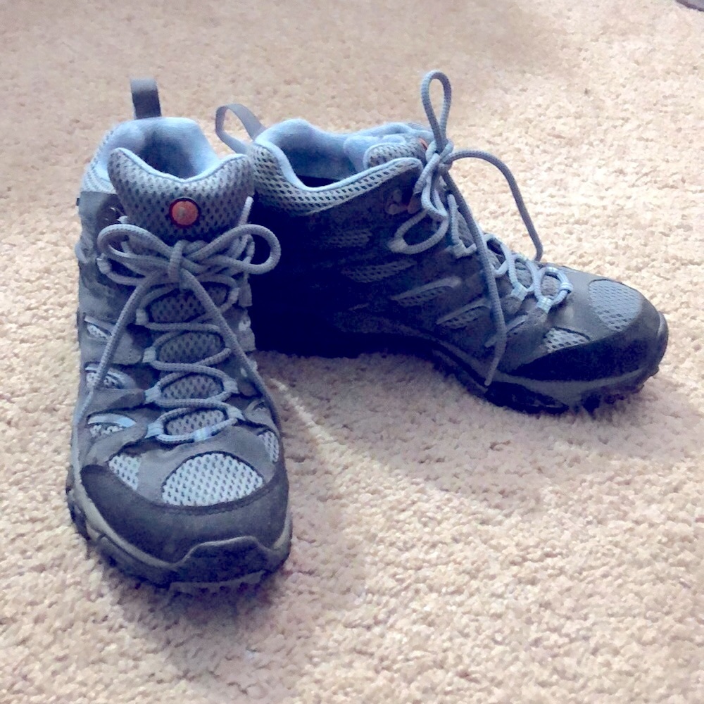 Merrell Moab waterproof boots SIZE 9